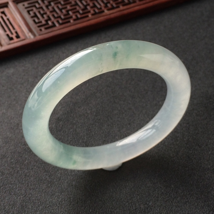 (超值推荐)冰种飘花圆条手镯(57mm)