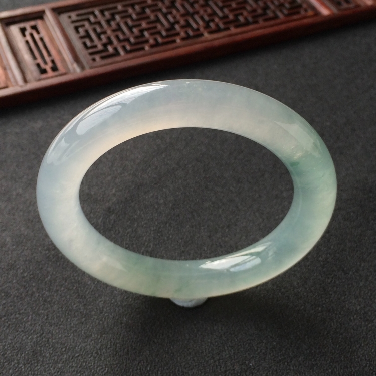 (超值推荐)冰种飘花圆条手镯(57mm)