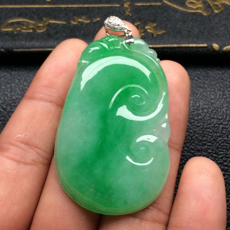 （超值推荐）糯冰种飘翠如意挂件（金扣）