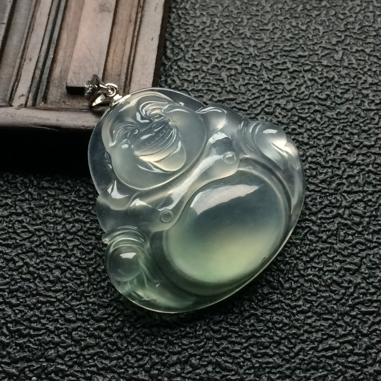 （超值推荐）冰玻种淡晴水玉佛挂件（金扣）