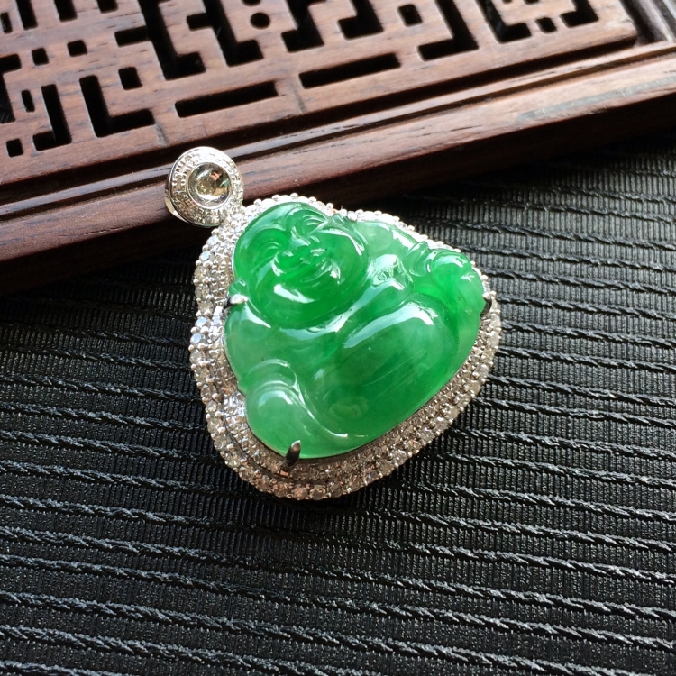 (超值推荐)糯冰种翠色镶白金钻石玉佛胸坠