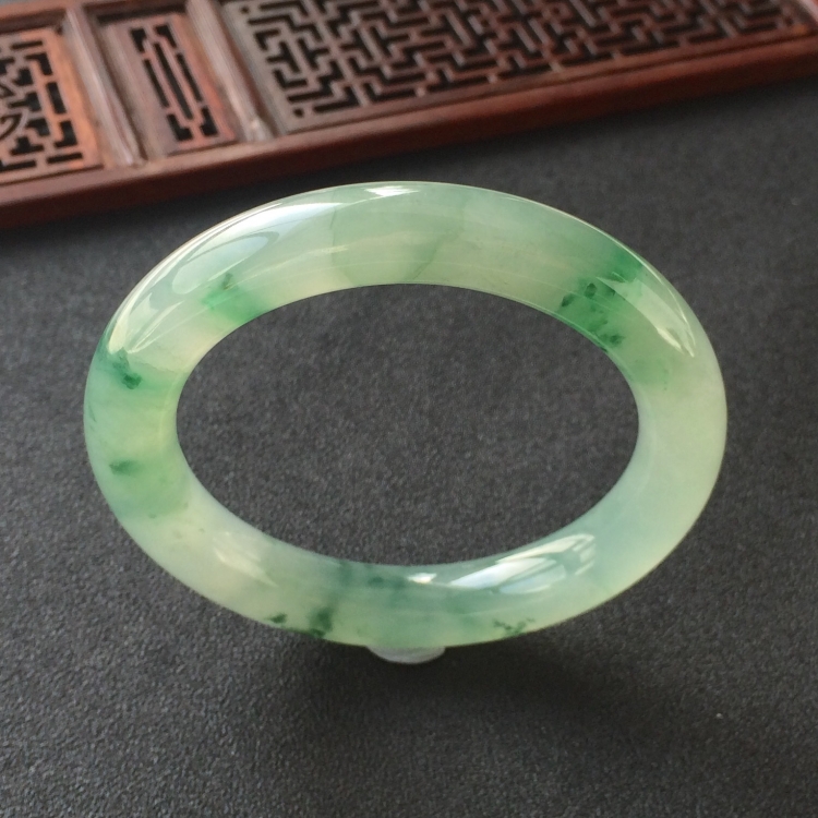 (超值推荐)糯冰种飘花圆条手镯(55.4mm)