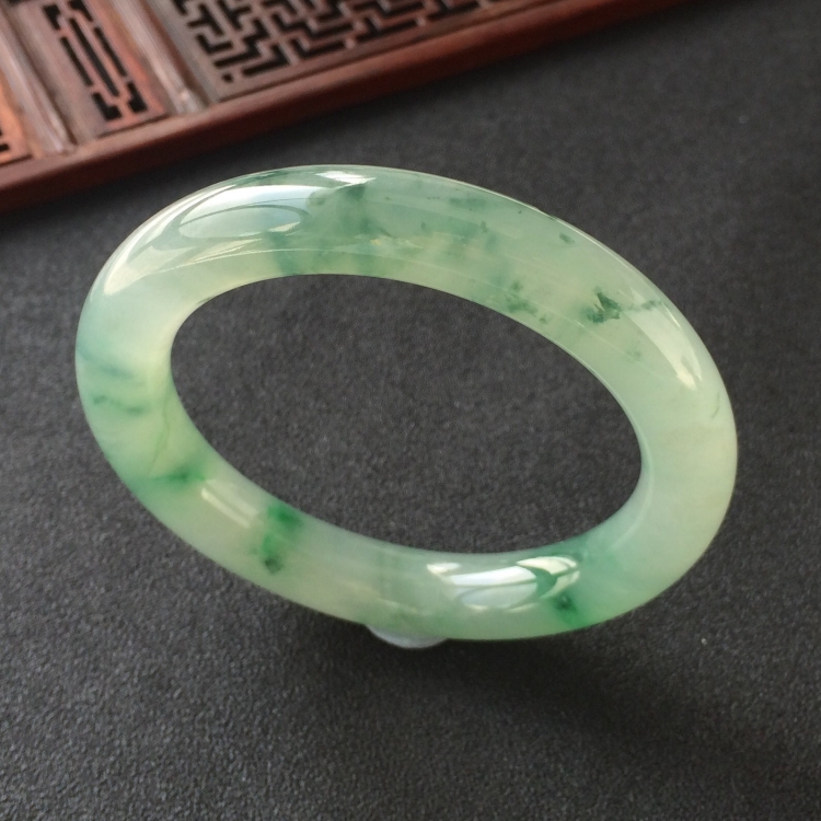 (超值推荐)糯冰种飘花圆条手镯(55.4mm)