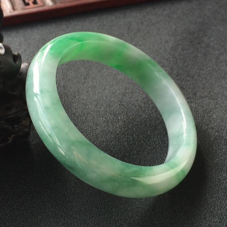 (超值推荐)糯冰种飘花手镯(55.7mm)