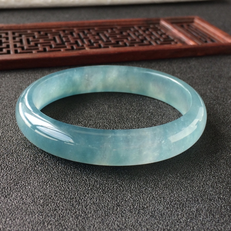 (超值推荐)冰种飘花贵妃镯(58.1mm-50.1mm)