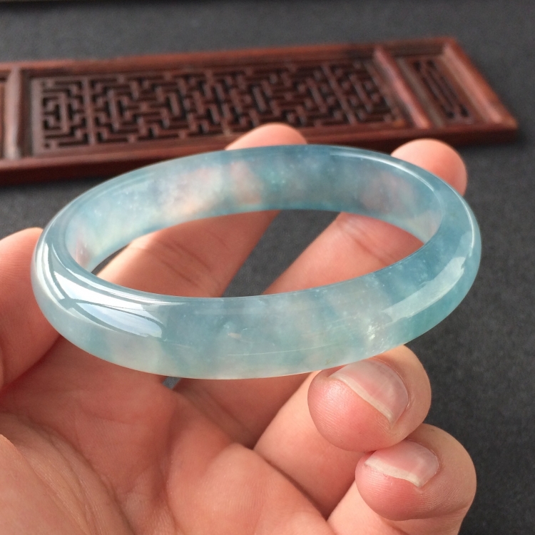 (超值推荐)冰种飘花贵妃镯(58.1mm-50.1mm)