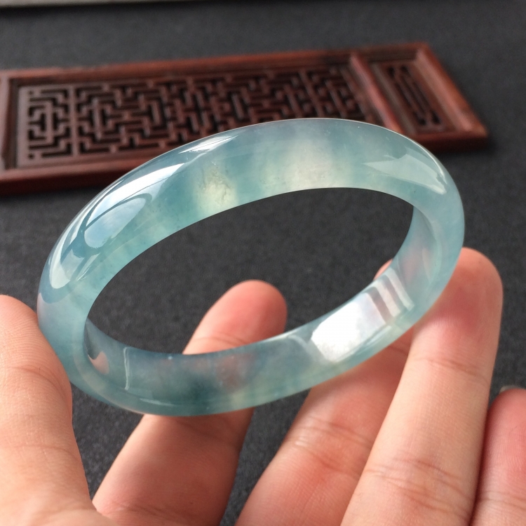 (超值推荐)冰种飘花贵妃镯(58.1mm-50.1mm)