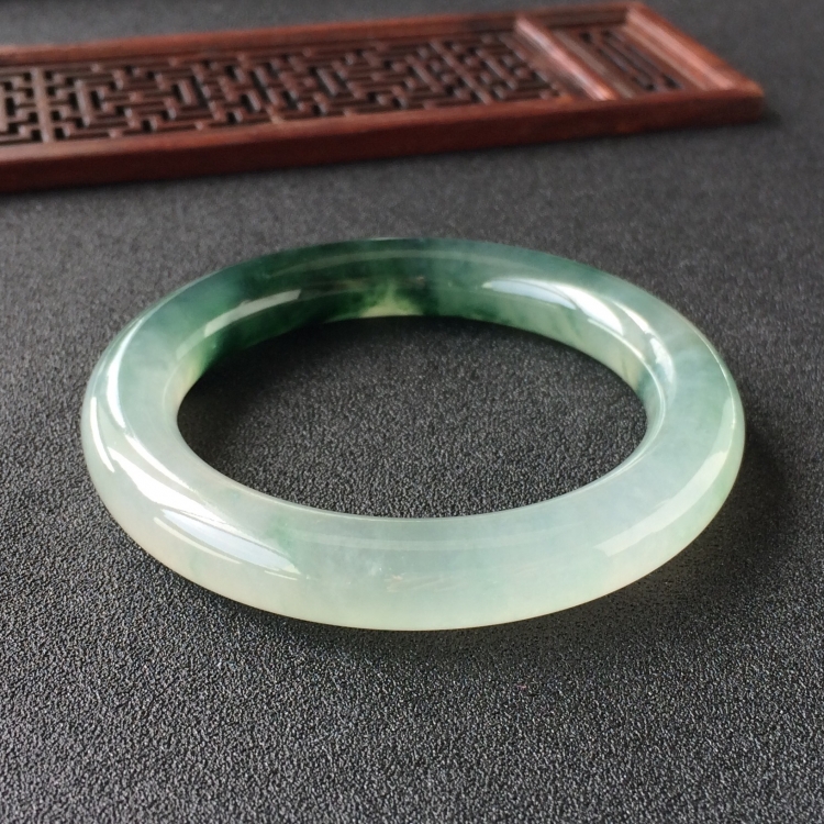 (超值推荐)冰种飘花圆条手镯(55.5mm)