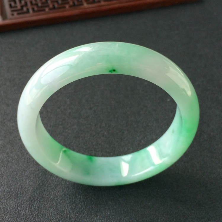 (超值推荐)糯冰种飘翠手镯(58.8mm)