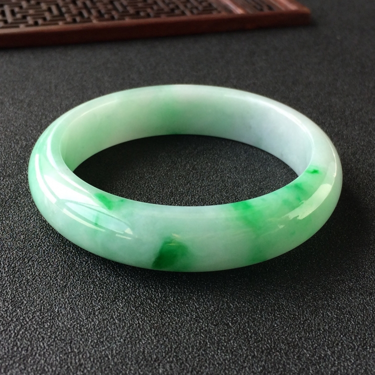 (超值推荐)糯冰种飘翠手镯(58.8mm)