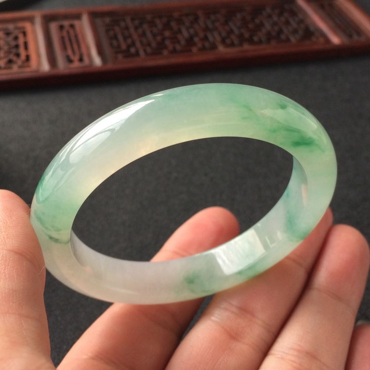 (超值推荐)糯冰种飘花手镯(52.8mm)