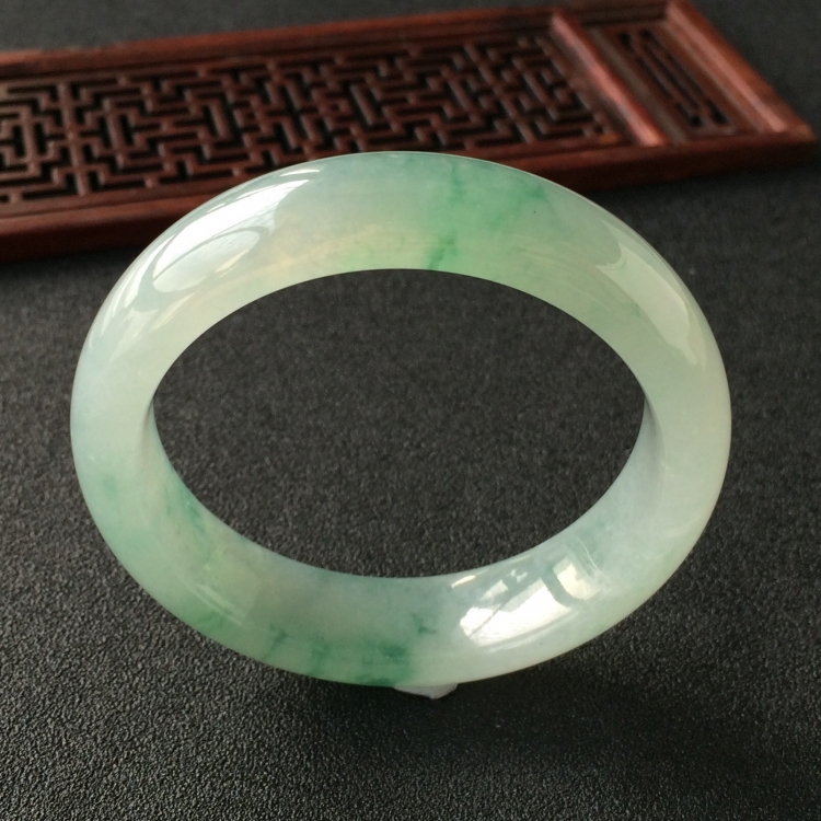 (超值推荐)糯冰种飘花手镯(52.2mm)