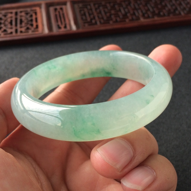 (超值推荐)糯冰种飘花手镯(52.2mm)