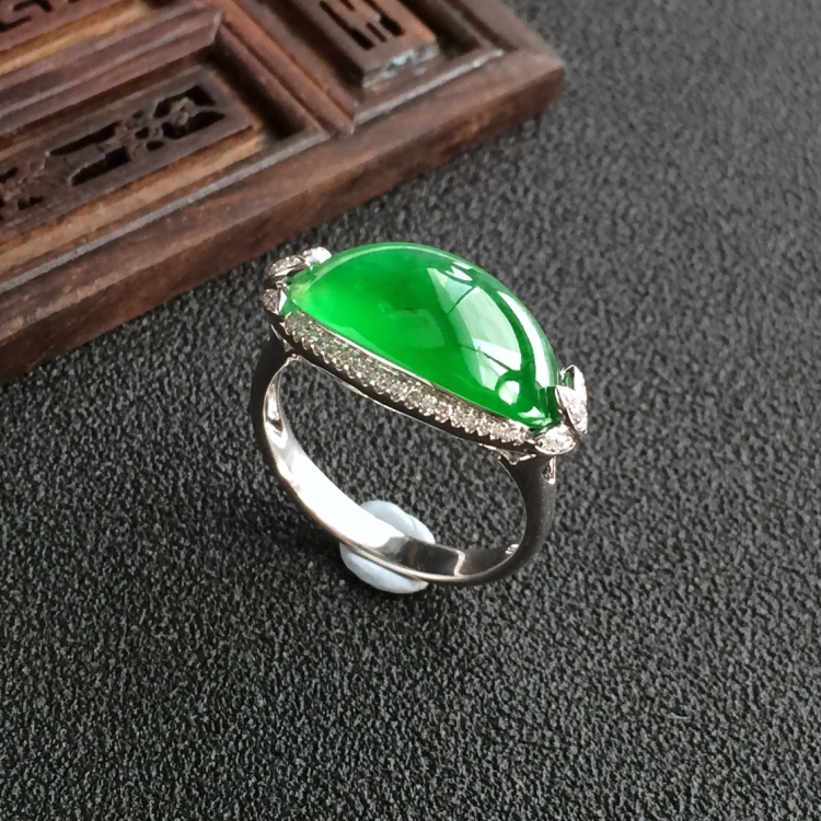 (超值推荐)冰种阳绿镶白金钻石戒指