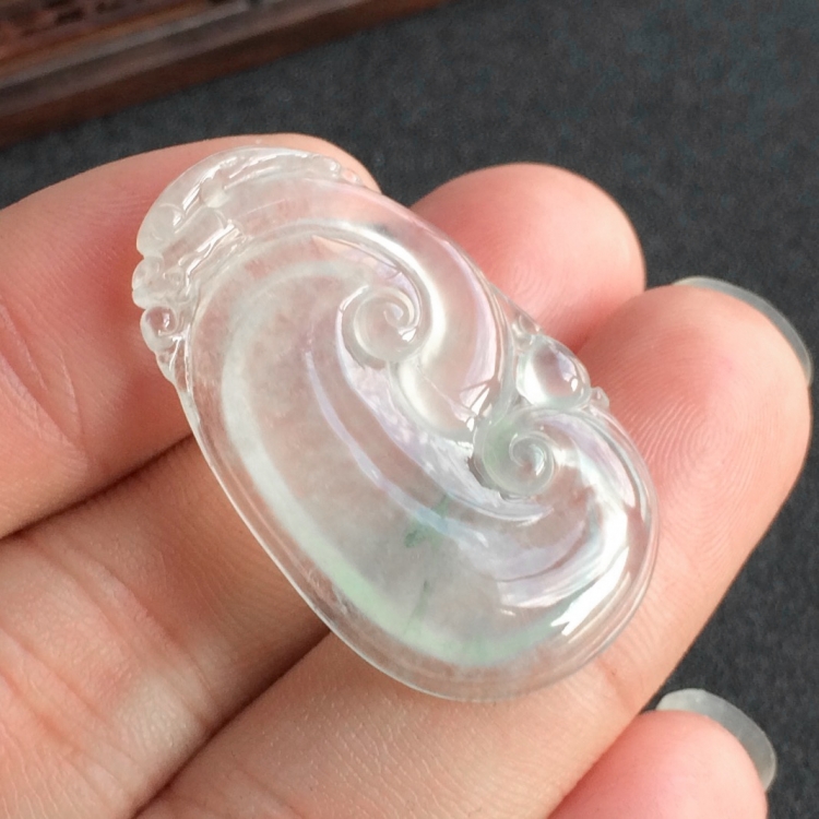 (超值推荐)冰种略飘花如意挂件