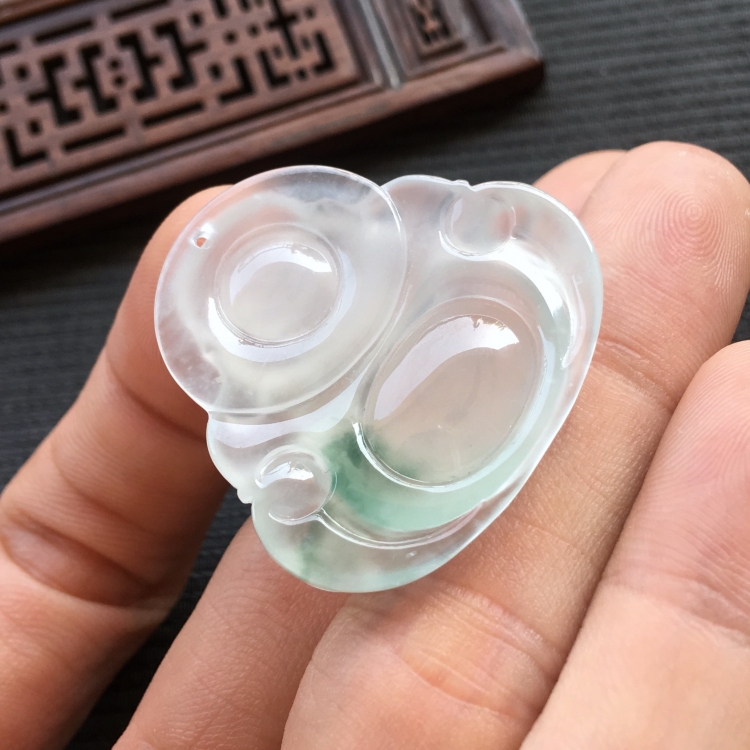(超值推荐)冰种飘花玉佛挂件