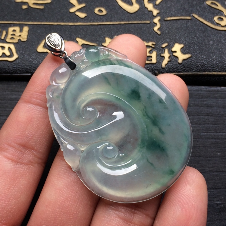 （超值推荐）冰种飘花如意挂件（金扣）