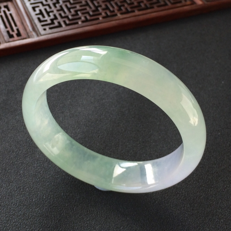 (超值推荐)冰种飘花手镯(58.5mm)