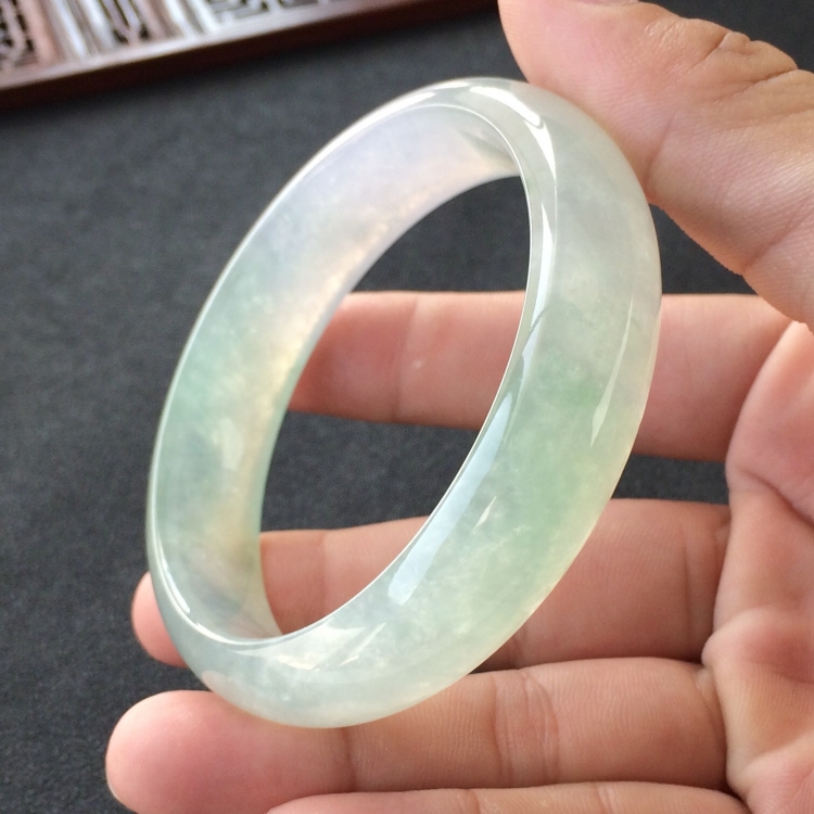 (超值推荐)冰种飘花手镯(58.5mm)
