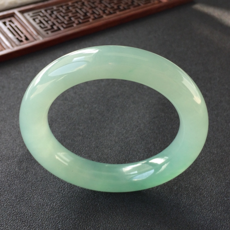 (超值推荐)糯冰种晴水圆条手镯(55.7mm)