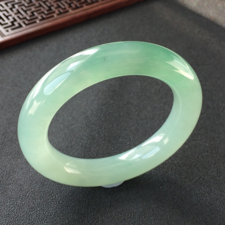 (超值推荐)糯冰种晴水圆条手镯(55.7mm)