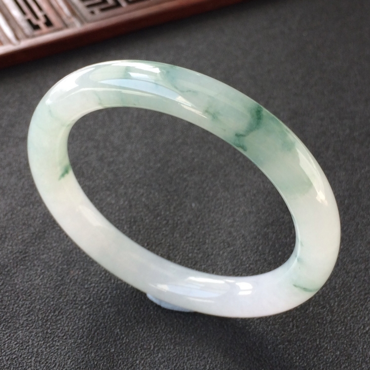 (超值推荐)糯冰种飘花圆条手镯(54.2mm)
