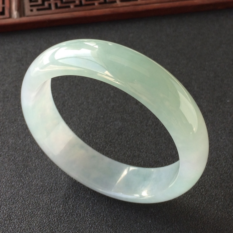 (超值推荐)糯冰种晴水手镯(58.4mm)