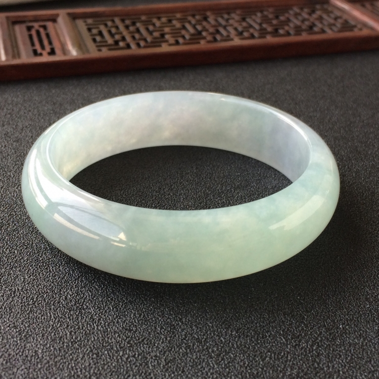 (超值推荐)糯冰种晴水手镯(58.4mm)