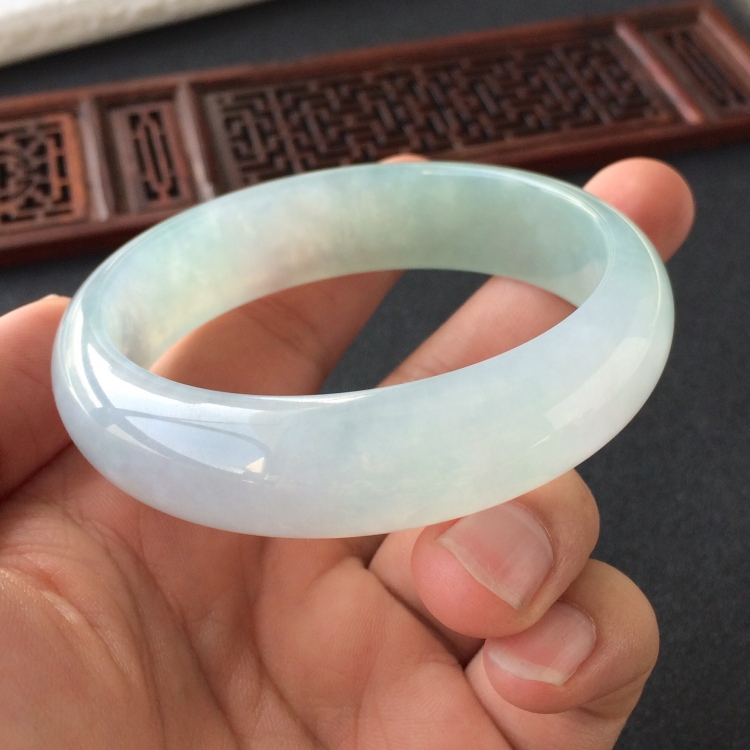 (超值推荐)糯冰种晴水手镯(58.4mm)