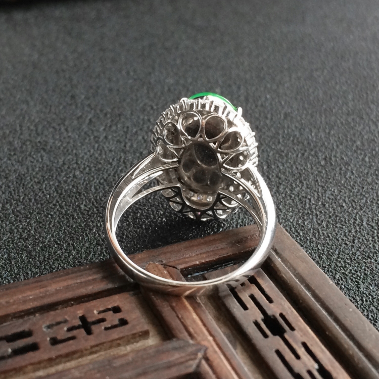 (超值推荐)糯冰种阳绿镶白金钻石戒指