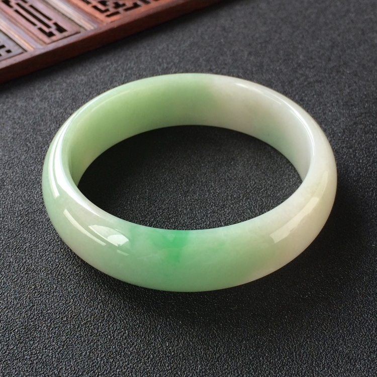 (超值推荐)糯冰种晴水飘翠手镯(59.6mm)