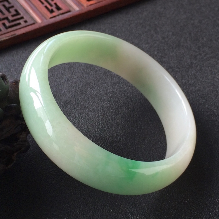 (超值推荐)糯冰种晴水飘翠手镯(59.6mm)