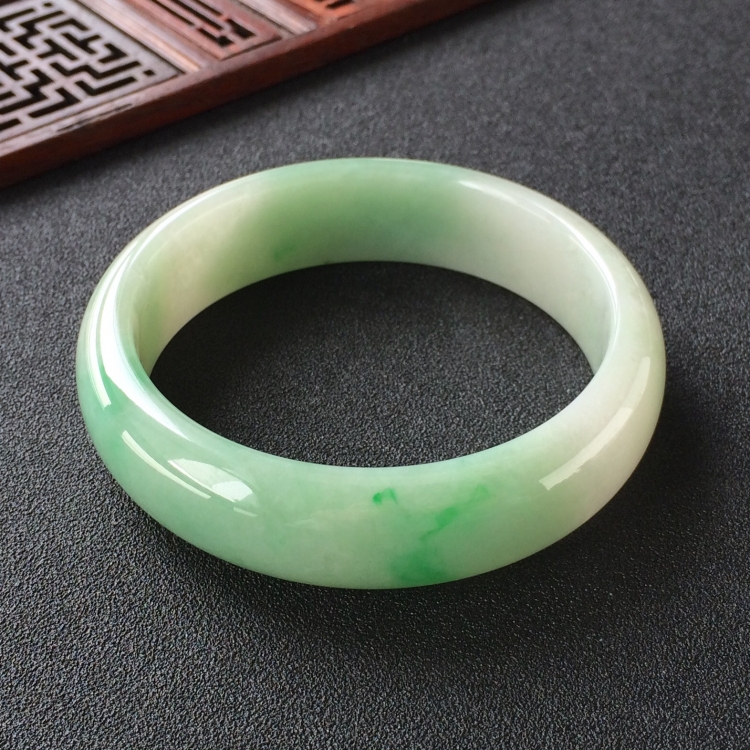 (超值推荐)糯冰种晴水飘翠手镯(58.7mm)