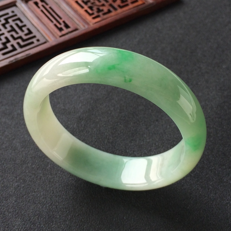 (超值推荐)糯冰种晴水飘翠手镯(58.7mm)