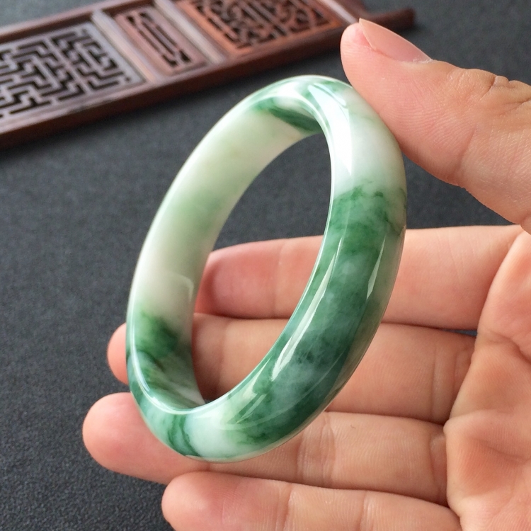 (超值推荐)糯冰种飘花手镯(56.4mm)