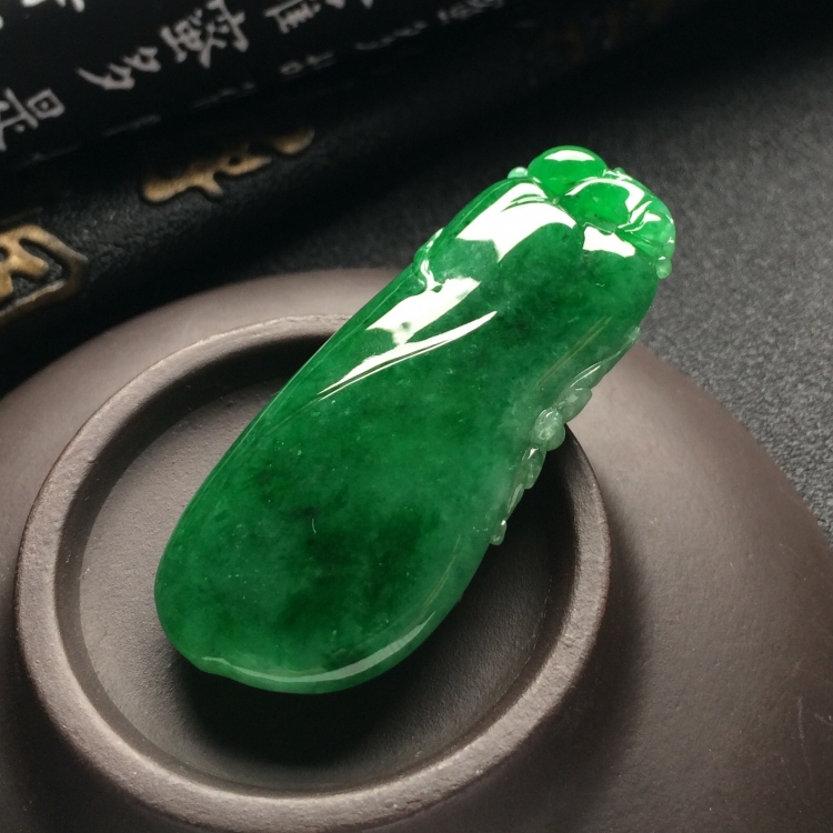 （超值推荐）糯冰种翠色福瓜挂件