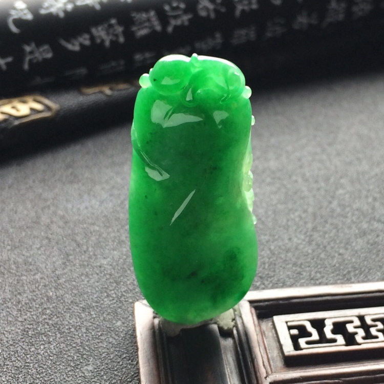 （超值推荐）糯冰种翠色福瓜挂件