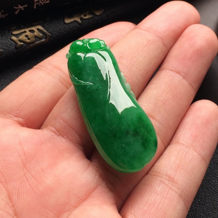 （超值推荐）糯冰种翠色福瓜挂件