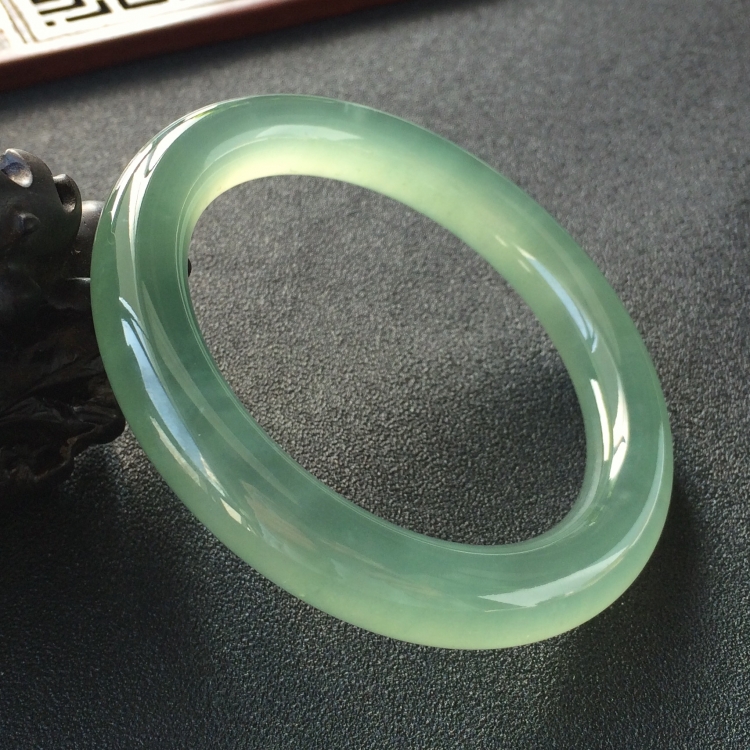 (超值推荐)冰种晴水圆条手镯(56.8mm)