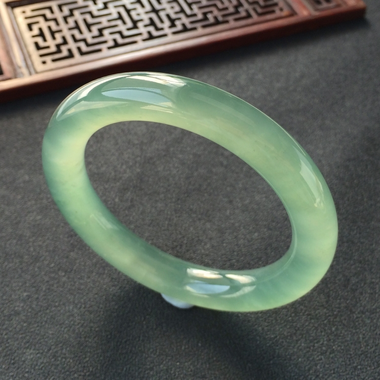 (超值推荐)冰种晴水圆条手镯(56.8mm)