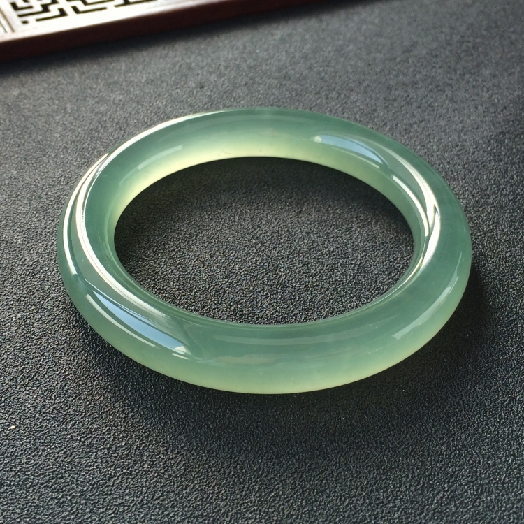 (超值推荐)冰种晴水圆条手镯(56.8mm)