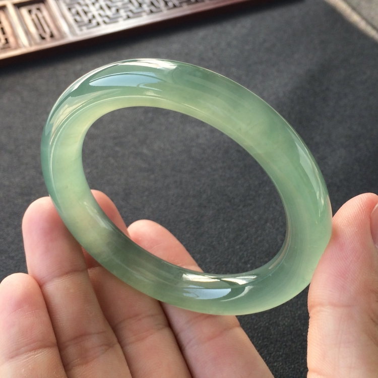 (超值推荐)冰种晴水圆条手镯(56.8mm)