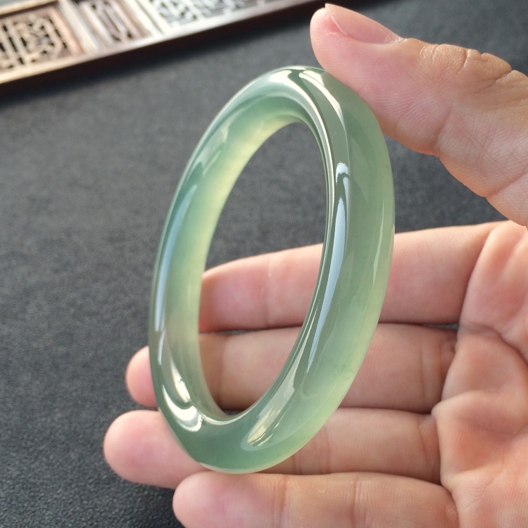 (超值推荐)冰种晴水圆条手镯(56.8mm)