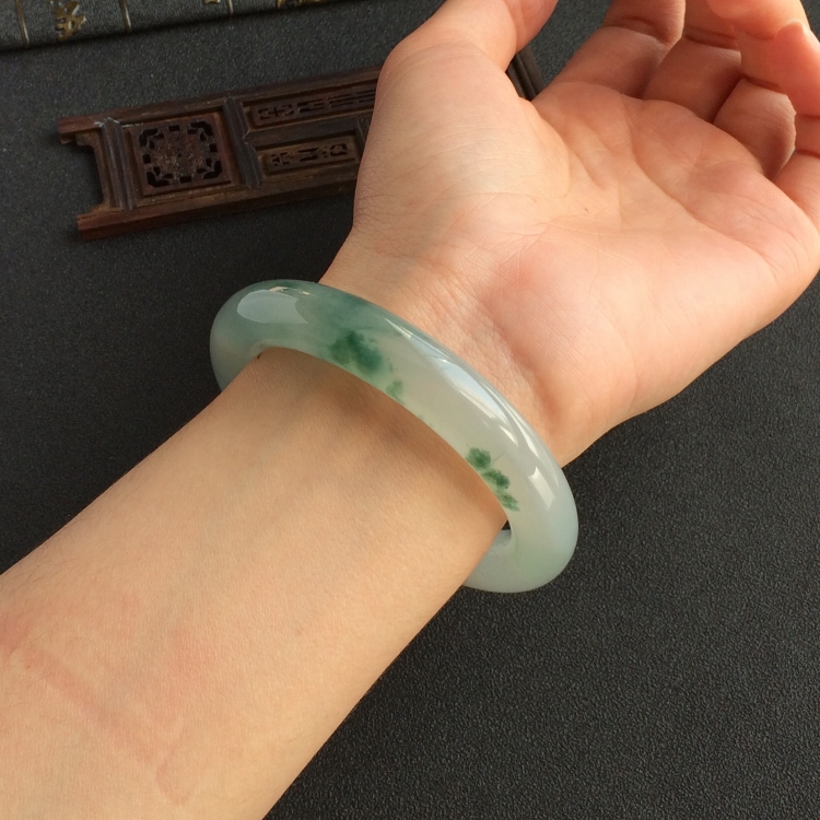 (超值推荐)冰种飘花圆条手镯(54.2mm)