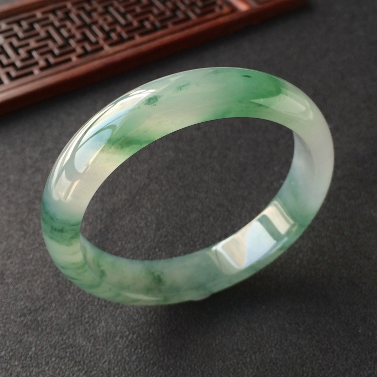 (超值推荐)冰种飘花手镯(56.3mm)