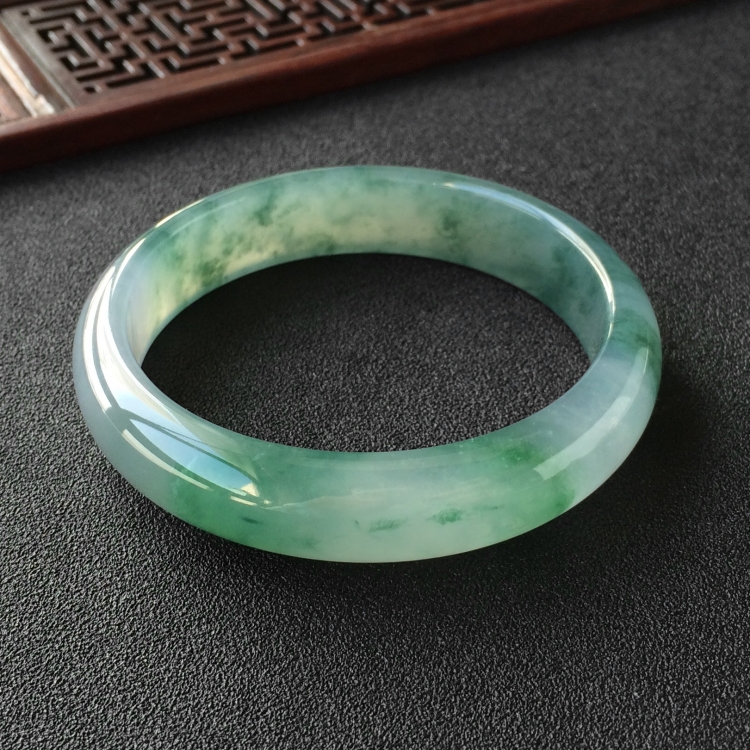 (超值推荐)冰种飘花手镯(56.3mm)