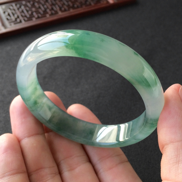 (超值推荐)冰种飘花手镯(56.3mm)