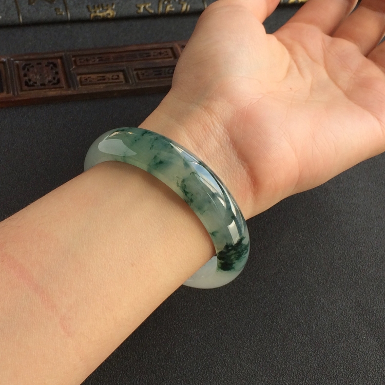 (超值推荐)冰种飘花手镯(56.2mm)