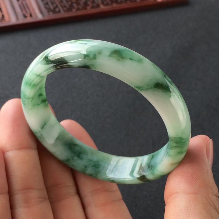 (超值推荐)糯冰种飘花手镯(56.4mm)