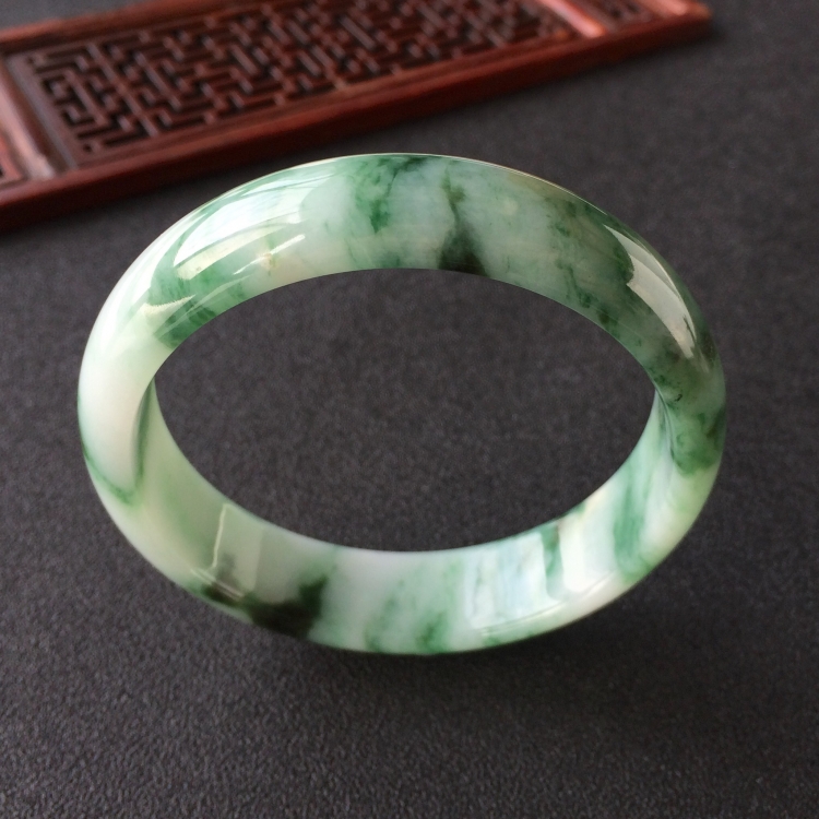 (超值推荐)糯冰种飘花手镯(56.4mm)